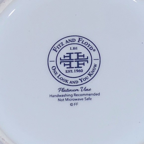 Fitz and Floyd Platinum Vine 1 Soup Bowl - Picture 4 of 5
